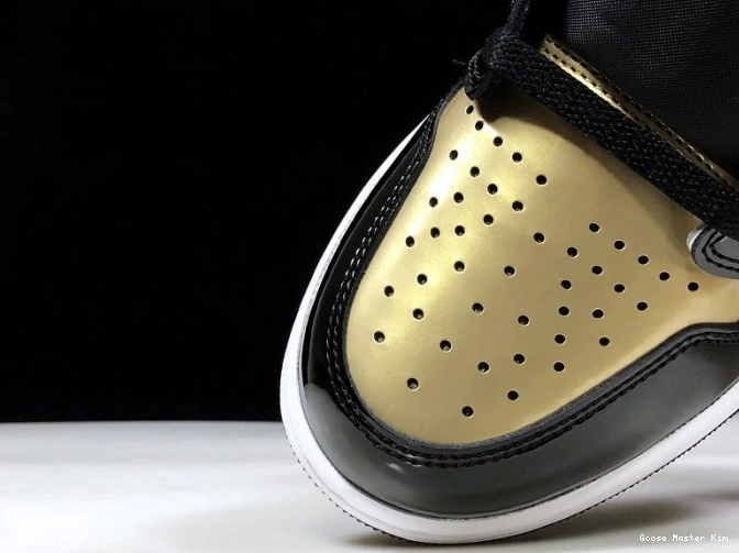 Glod Air Retro High 1 Jordan 861428-007 Toe 0629